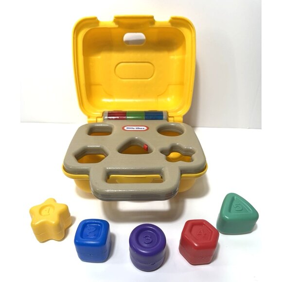 Vintage Little Tikes Shape Sorter Toolbox Yellow Discovery Sound No Hammer Works - Picture 1 of 5